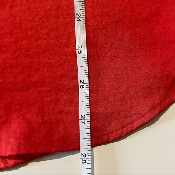 Cabi Hibiscus Rose Red Split V- Neck Flowy Silky Tank Blouse Women's Size Medium - Picture 11 of 13